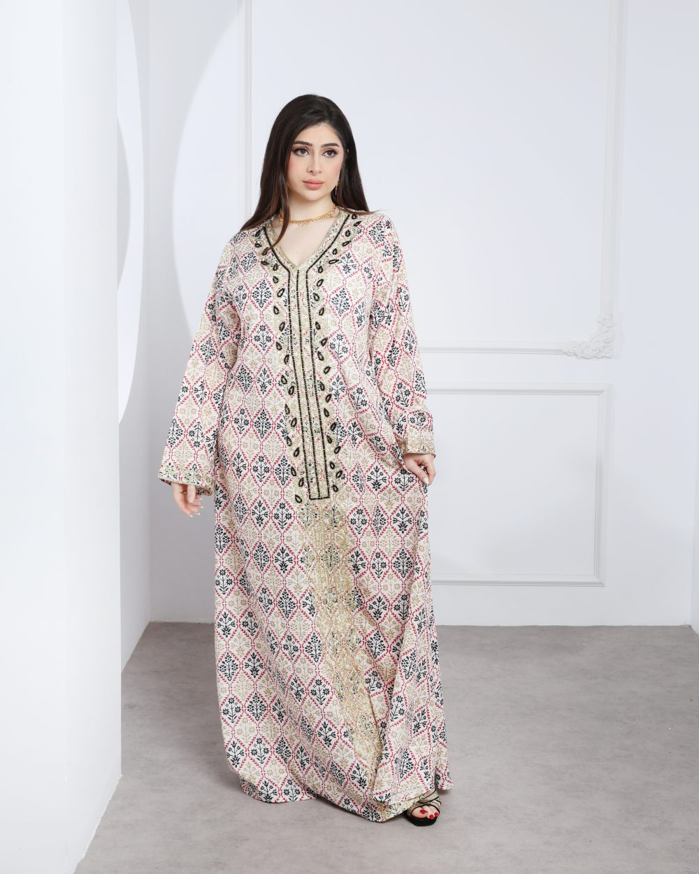 جلابيه خفيفه تطريز باللون الذهبي